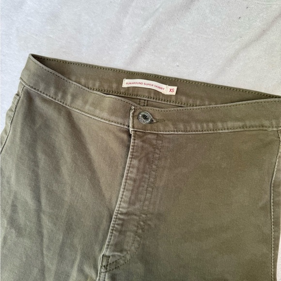 Levi's Women’s Olive Green Runaround Super Skinny High Rise Jeans Women XS - Picture 7 of 11